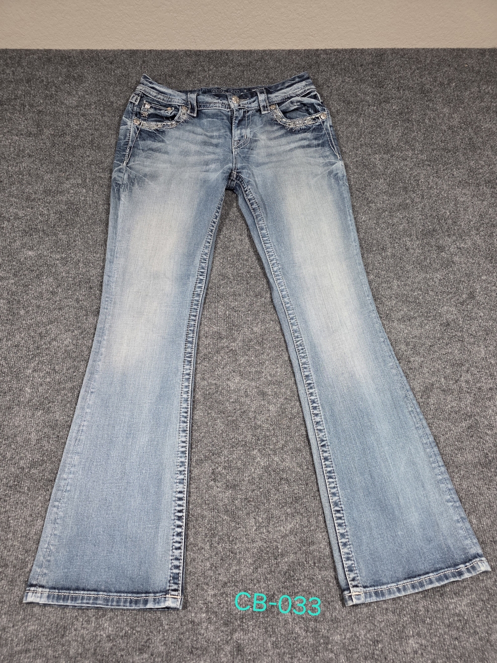 Miss Me Mid Rise Easy Bootcut Jeans Size 26 Medium Wash Leather Wing Back Pocket